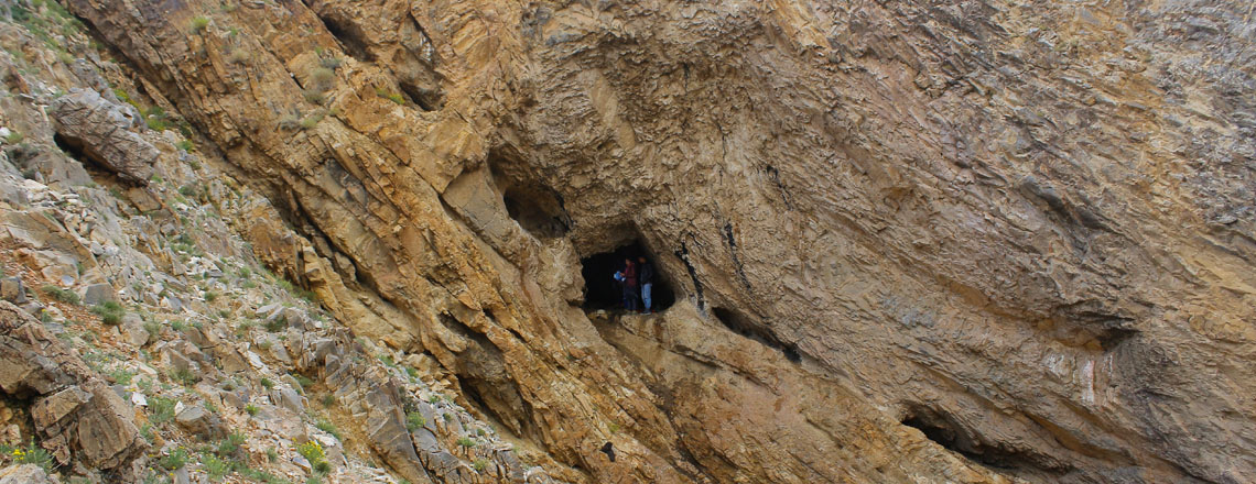 Цагаан агуй